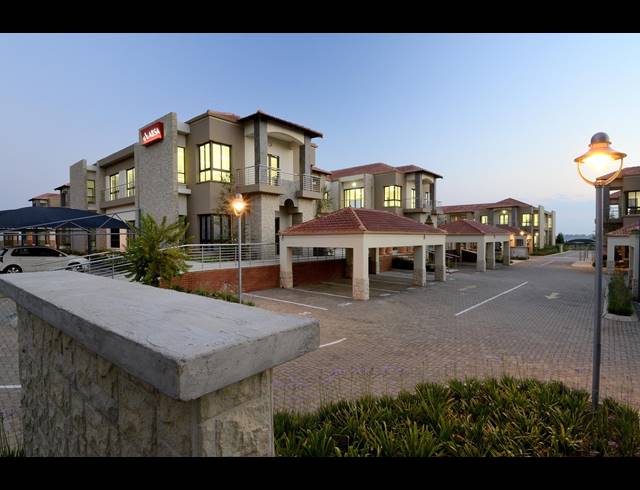 127M² OFFICE TO LET IN LA COMO LIFESTYLE ESTATE